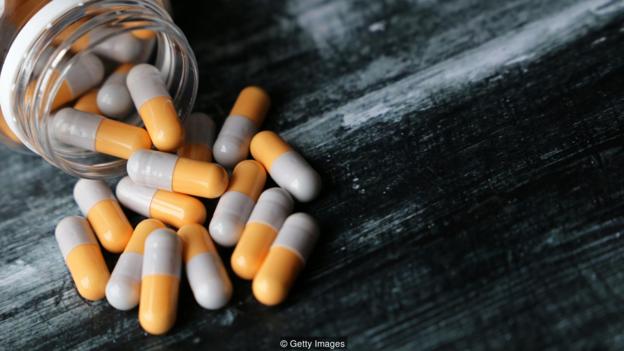 在服抗抑郁藥物的患者中 ，每10人中只有2人有病情改善的跡象   。